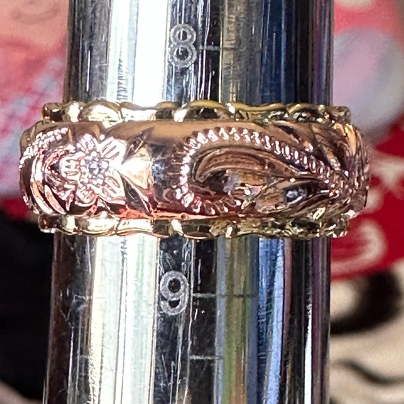 911. Hawaiian Heirloom Plumeria Wedding Band Rose & Yellow Gold w/Cubic Zirconia - Picture 9 of 10